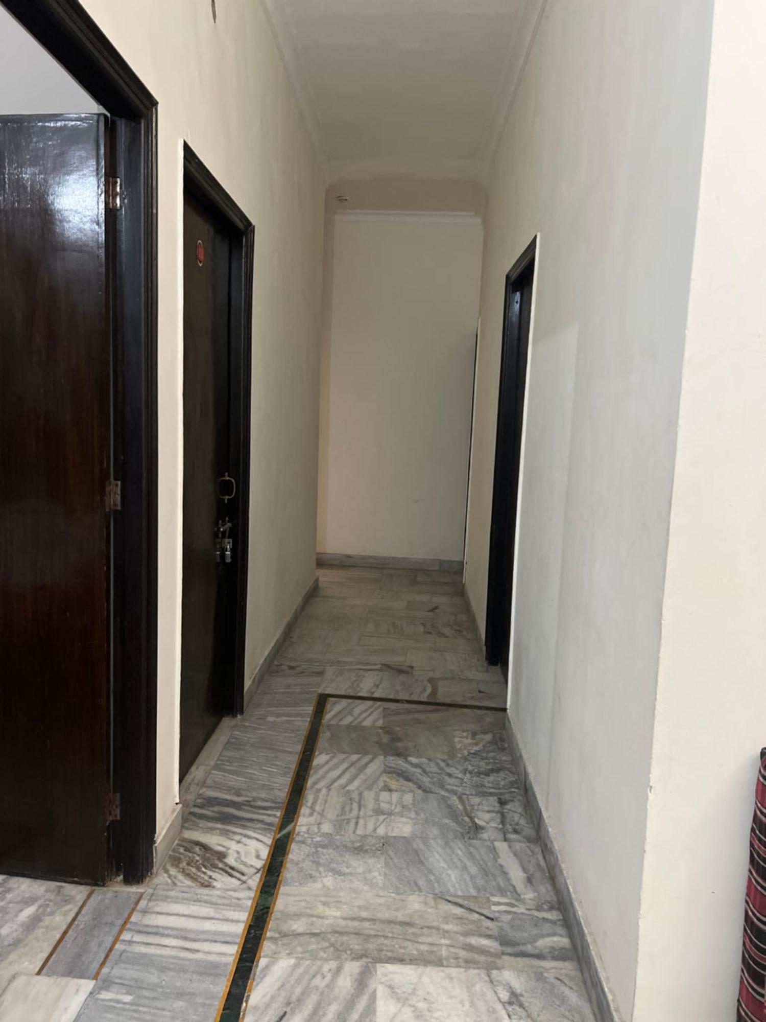 Raja Guest House -- Jalandhar Railway Station -- For Family, Couples, Travellers Екстер'єр фото