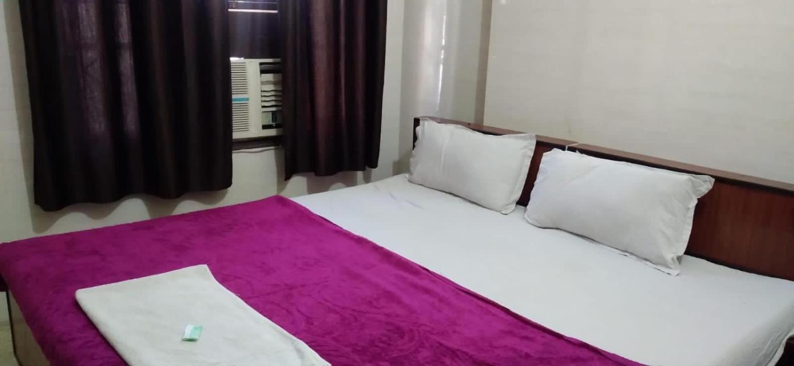 Raja Guest House -- Jalandhar Railway Station -- For Family, Couples, Travellers Екстер'єр фото