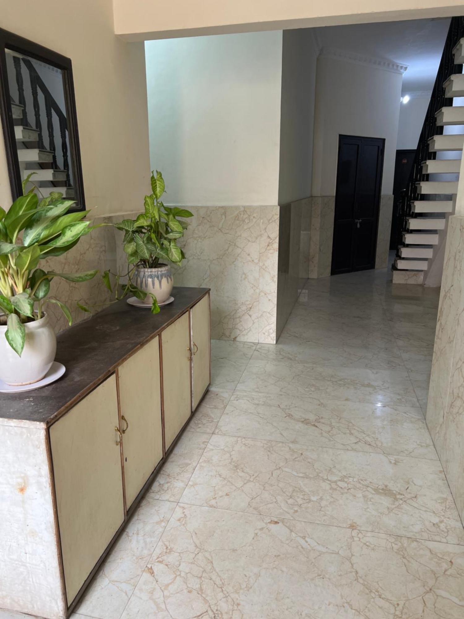 Raja Guest House -- Jalandhar Railway Station -- For Family, Couples, Travellers Екстер'єр фото
