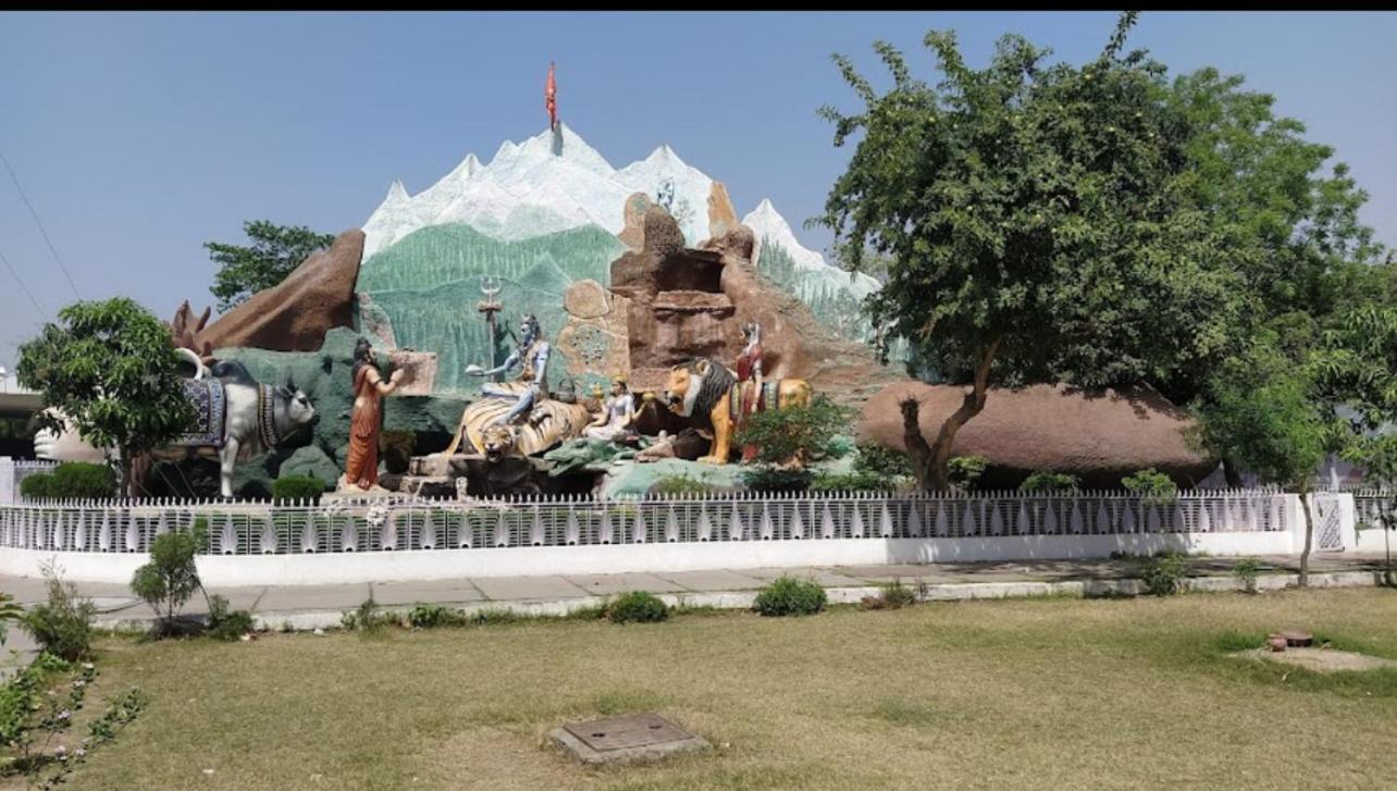 Raja Guest House -- Jalandhar Railway Station -- For Family, Couples, Travellers Екстер'єр фото