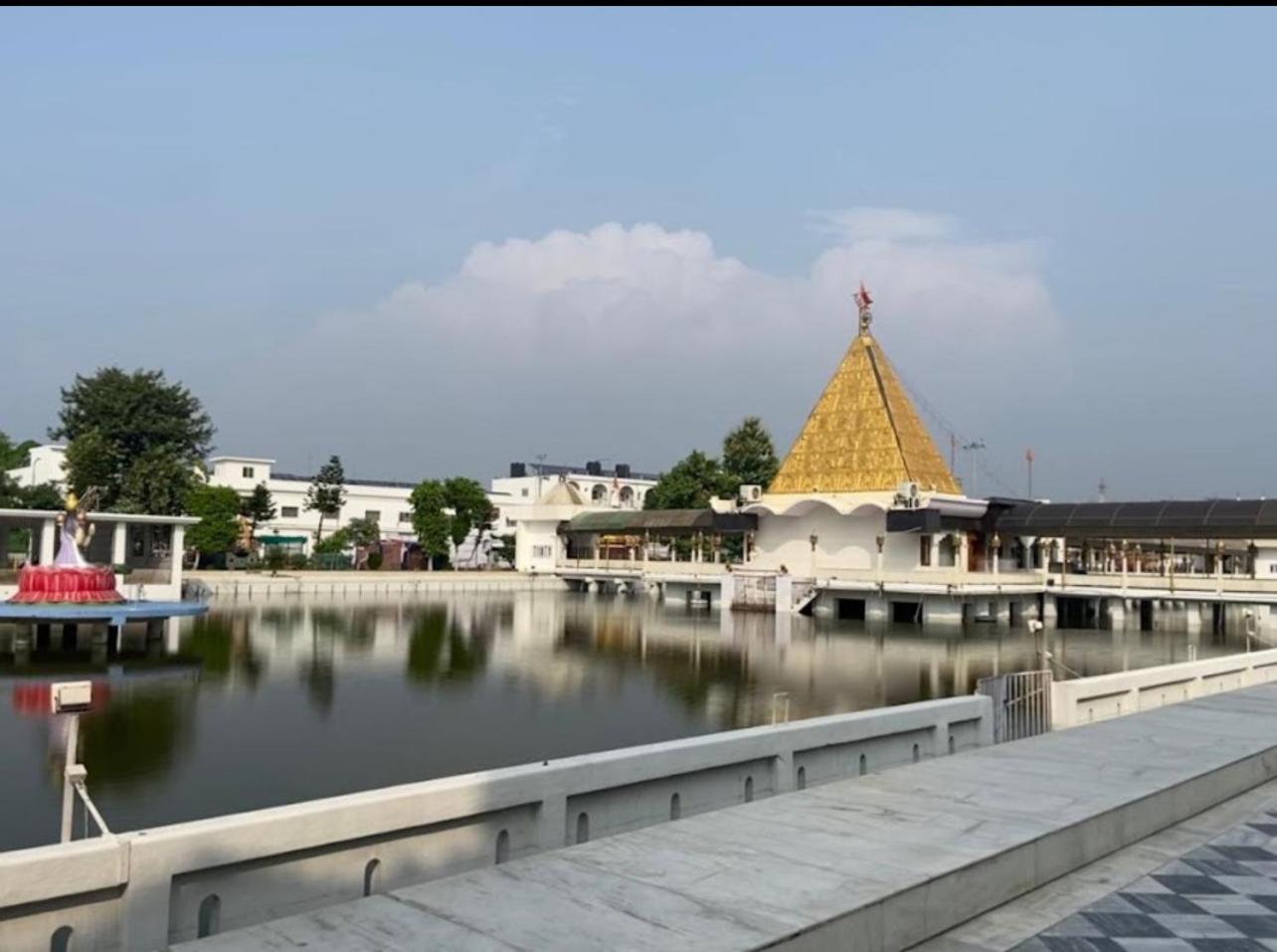 Raja Guest House -- Jalandhar Railway Station -- For Family, Couples, Travellers Екстер'єр фото